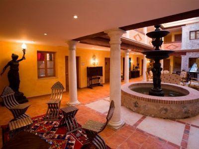 Hotel Residencia Real Del Castillo De Curiel
